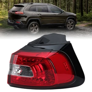 Luz trasera exterior derecha lámpara de freno trasera con bombilla para Jeep Cherokee 2014-2018 NUEVO - Imagen 1 de 12