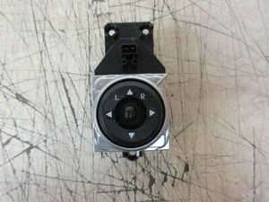 Interruptor de control del espejo retrovisor de puerta Hyundai i30 GD 2014 - Imagen 1 de 4