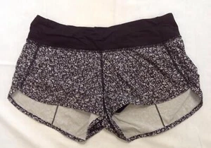 Lululemon Speed Up low rise shorts 2.5" inseam daisy dust black white print sz 4 - Picture 1 of 3