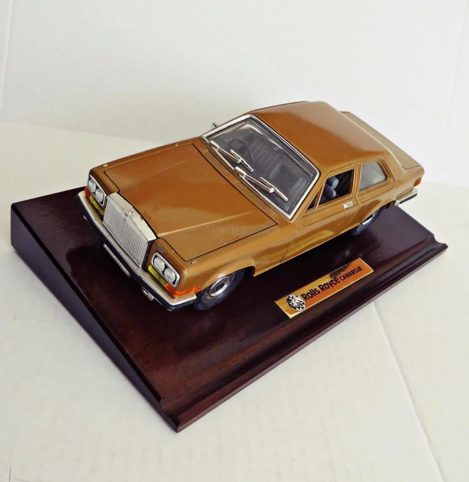 BURAGO BBURAGO Rolls Royce Camargue 1975 Diecast Modelo Coche Escritorio Caddy Soporte Pluma Foto 1 de 4