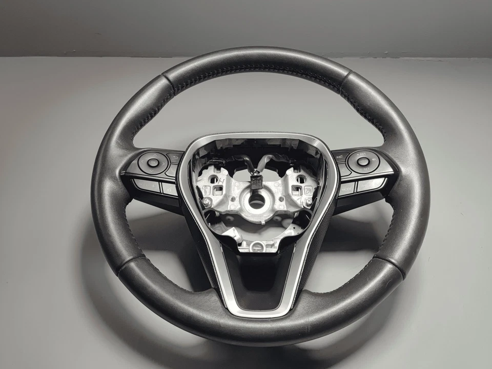 Toyota RAV4 2019-2025 volante multifuncional cuero negro OEM Foto 1 de 4