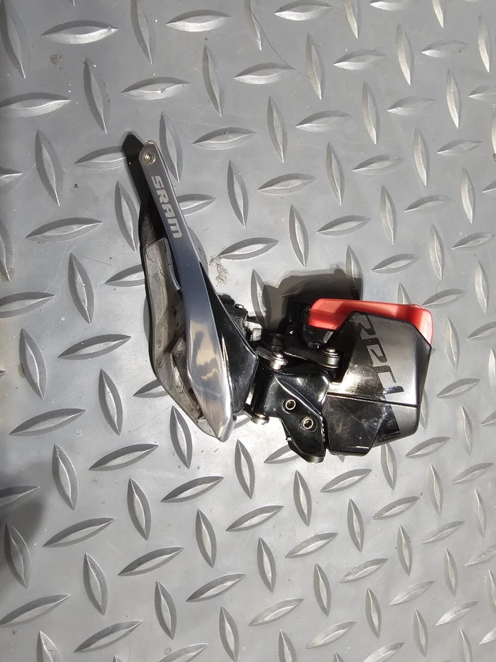 Desviador Delantero SRAM Rojo AXS, D1 Electrónico 12 Velocidades Soldado Sin Batería Foto 1 de 1