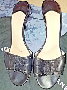 CHANEL Y2K Bow Logo 2" Kitten Heel Open Toe Black Mules Shoes EU 41 US 11 UK 8.5 - Picture 1 of 5