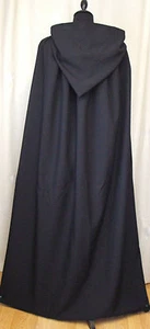 LARGE BLACK HOODED CAPE/CLOAK - HALLOWEEN -WICCA - GOTH - HALLOWEEN -MADE IN UK - Picture 1 of 1