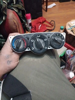 Ford Focus 2000 2001 2002 2003 2004 2005 2006 2007 aire acondicionado calefacción climatizador Foto 1 de 2