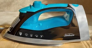 Sunbeam Steam Master Iron GCSBSP-201-FFP Retractable Cord (1400 Watts) - Picture 1 of 6