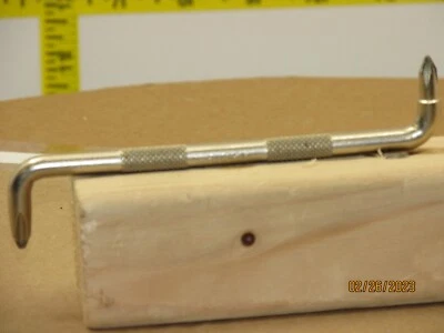 The listing is for:(1)Offset husky 693-247 Screwdriver(The 1 Pictured) - Image 1 of 4