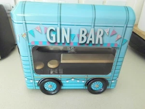 DOLLS HOUSE MINIATURE BAR, STOOLS & GIN BAR ON WHEELS - Picture 1 of 6