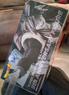 Figura 9 Aniversario Super Dragon Ball Heroes-Super Saiyan 4 Gojita con FighterZ Foto 1 de 4