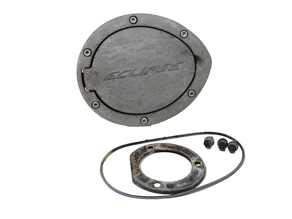 Cubierta de tapa de puerta de llenado de gas de aleación de aluminio Mitsubishi Eclipse 2006-2012 OEM #B Foto 1 de 4