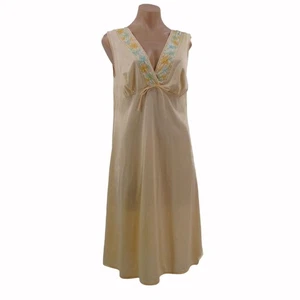 Camisón JC Penney Vintage Nylon M Rubor Beige Bordado Busto Reunido Años 70 - Imagen 1 de 12