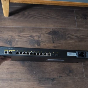 Commutateur AV NETGEAR AV LINE M4250-10G2F-PoE+ 12 ports - GSM4212P - Très bon état - Photo 1/3