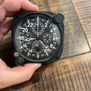 Hamilton E-37500 Aircraft 8-DAY CLOCK RUNS GREAT. CHRONO SETS PERFECT AND RESETS - Picture 1 of 11