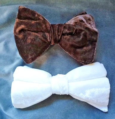 Clip de terciopelo blanco y marrón vintage años 70 "Royal Rust Resistant" Foto 1 de 4