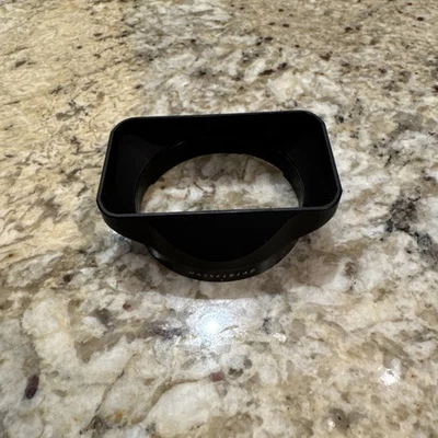Hasselblad 54406 Lens Hood for XPan 45mm/90mm Mint Condition - Image 1 of 4
