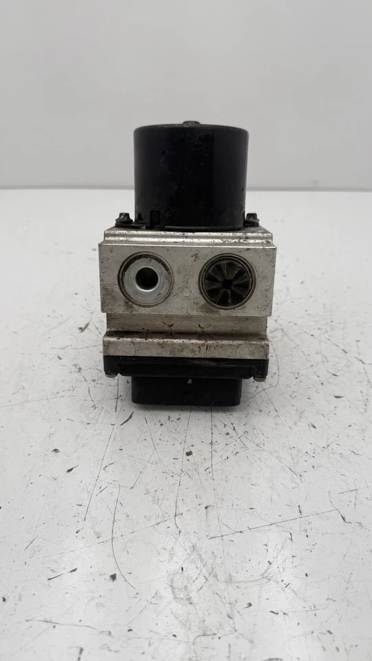 2009-2011 CADILLAC STS ABS ANTI-LOCK BRAKE PUMP 25864045 20875880 - Image 1 of 4