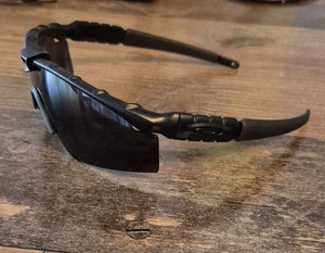 Gafas de sol Oakley M Frame 2.0 edición militar de Estados Unidos - Imagen 1 de 12