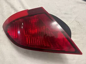 Pontiac Sunfire 2003 - 2005 DRIVER LEFT LH Tail Light - Picture 1 of 2