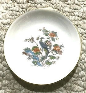 Vintage WEDGEWOOD Kutani Crane Bone China Dish w/24kt Gold Leaf Trim - Picture 1 of 2