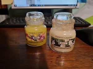 2x 3,07oz Discontinued Yankee Candels Freesia & Jasmine - Bild 1 von 3