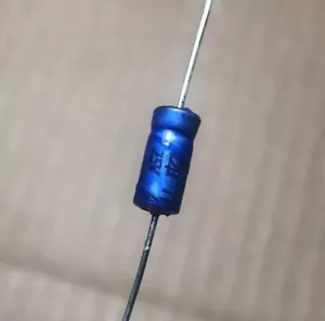 22uf 25v Philips Axial Electrolytic Capacitor 25v22uf / Replacig 16v 10v 6.3v 4v - Picture 1 of 1