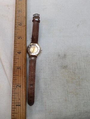 Женские часы Liz Claiborne натуральная кожа нержавеющая сталь - ходовые - Изображение 1 из 4