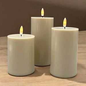 LED Kerzen Außen taupe 3-er Set Timer 3-D Flamme Ø7,5cm 10/12,5/15cm Outdoor neu - Bild 1 von 7