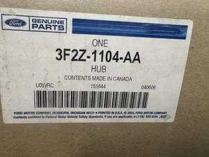 2004-07 FREESTAR MONTEREY FRONT LEFT WHEEL HUB - GENUINE FORD 3F2Z-1104-AA (F5) - Foto 1 di 1