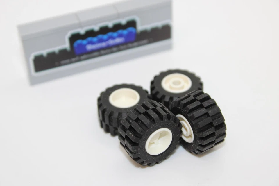 Lego (c) 4x Reifen - Rillen - 6014bc05 - weiß Felge - 12mm - Technic - Bild 1 von 1