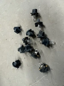 1967-1972 Impala GTO Cutlass 442 Chevelle Instrument Cluster Bulb Socke Caprice - Picture 1 of 5