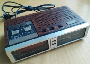 Vintage Lloyd's AM/FM Digital Alarm Clock Radio, Model: J204B, Tested & Working - Foto 1 di 6