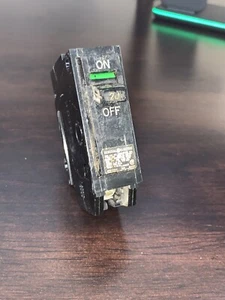 General Electric NP1578012-D 20 Amp 120/240 VAC Circuit Breaker USIP - Picture 1 of 4