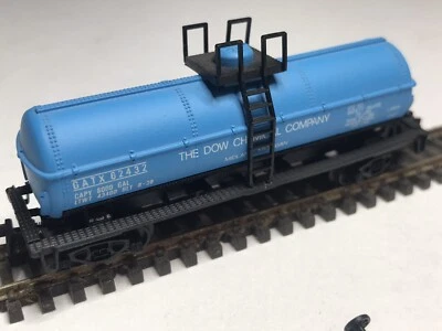 Model Power N Scale No 3458 40’ Dow Chemical Single Done Tank Car #62432 - Image 1 of 4