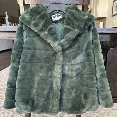 Chaqueta con capucha Apparis Goldie imitación piel vegana de gran tamaño verde para mujer talla pequeña” Foto 1 de 4