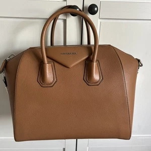 givenchy antigona medium - Picture 1 of 24