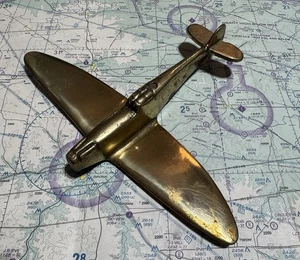 WW2 VINTAGE SPITFIRE MK1 SCHREIBTISCHMODELL / MESSING KRIEGSPRODUKTION - Bild 1 von 7