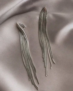 Long SilverTassel Clip On Earrings Shiny Fringe Silver Chain Statement Earrings - Picture 1 of 6