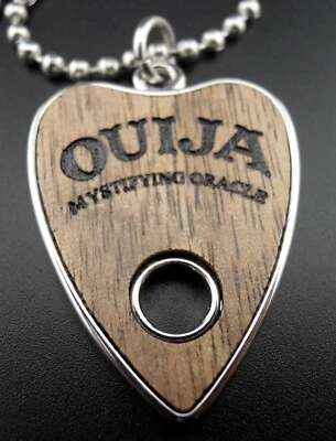 Collar Ouija Nuevo Planchette Colgante Incrustación de Madera Mistificante Oráculo Tablero Gótico Foto 1 de 4
