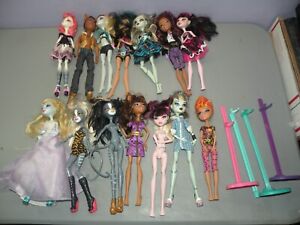 Lot of 14 Mattel Monster High Dolls Clothes & accessories Draculaura Frankie ++C