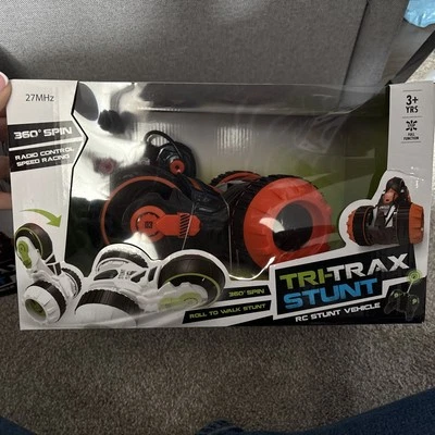 BRAND NEW IN BOX Tri-trax Radio Controlled Stunt Vehicle 360° Spins - Ideal Gift - Image 1 of 2