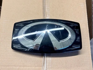 2017 2018 INFINITI QX60 FRONT GRILLE GRILL EMBLEM OEM 6225 A1730 17-18 - Picture 1 of 9