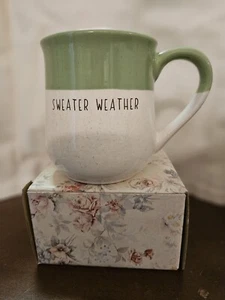Lustige Herbstmotiv 11 Unzen Tasse Hello Sweater Wetter - Bild 1 von 4