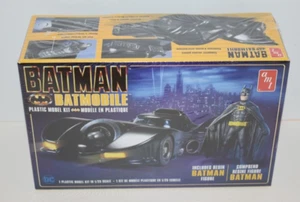 AMT Batman Batmobile 1:25 Scale Plastic Model Kit - Picture 1 of 3