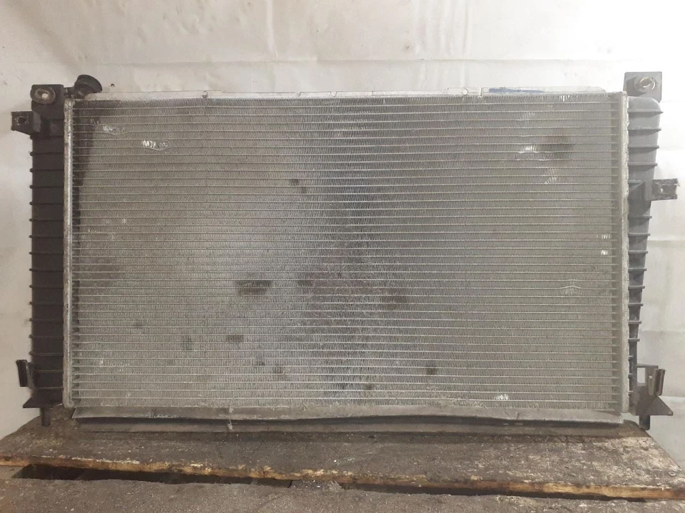 Radiador compatible con 95-97 Windstar 585814 Foto 1 de 1