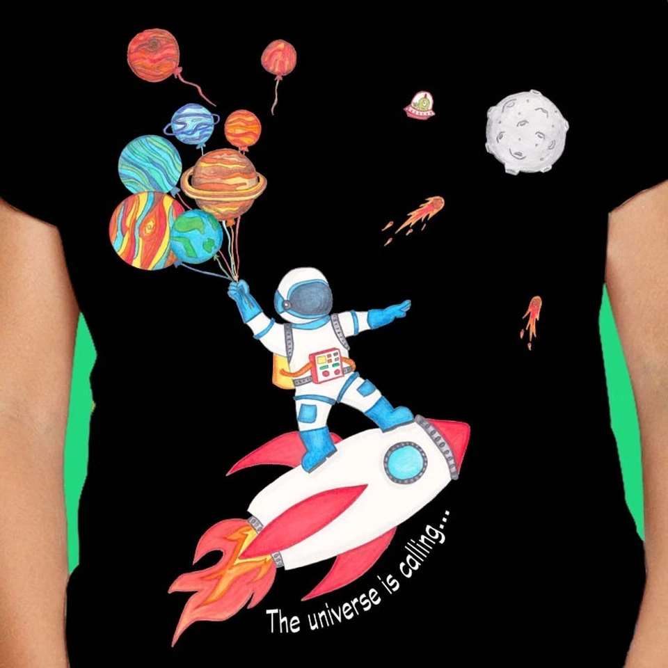 Camiseta espacial: camisetas para niños "The Universe is Calling" camiseta negra; astronauta; Foto 1 de 4
