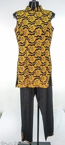 Túnica de encaje floral vintage estilo asiático Cheongsam Gd/negro y pantalones negros de nailon Sm - Imagen 1 de 5