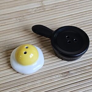 Mini Salt and Pepper Shakers Over Fried Egg and skillet CUTE NEW