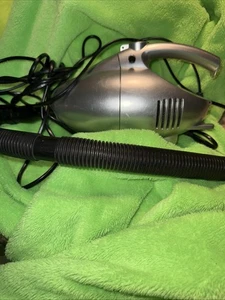 Autostaubsauger 600 MAh mit Netzanschluss Tragbarer Handlich - Bild 1 von 3