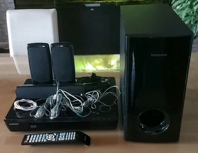 Samsung HT-BD1250 5.1 Kanal Blu-Ray DVD Heimkinosystem 1000 W - Bild 1 von 4