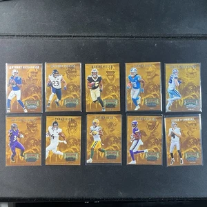 2023 PANINI Contenders INSERTO CALCIO RC Rookie Stallion 10x ANTHONY RICHARDSON - Foto 1 di 5